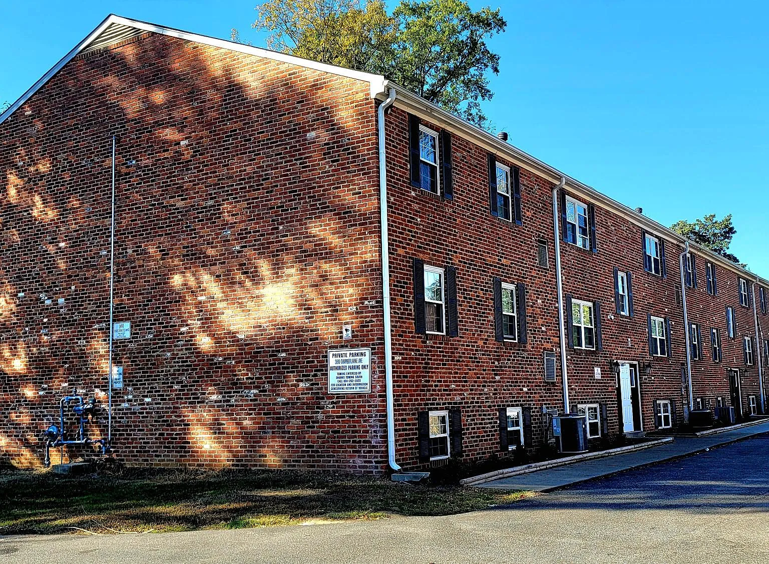 2 bed, 748 sqft, $995 — Photo 1