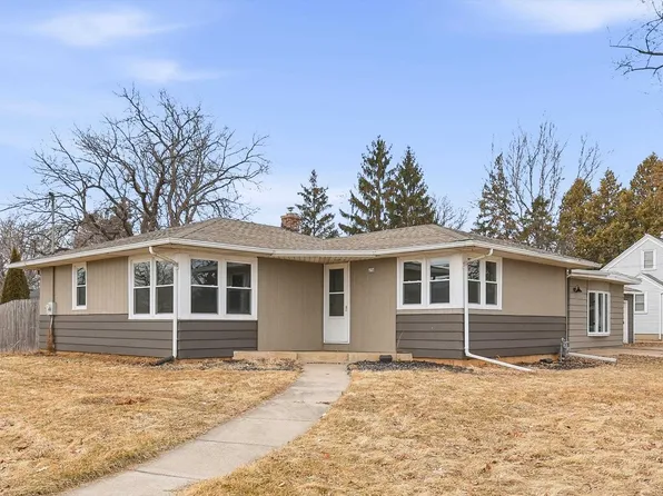 236 W 20th Ave, Oshkosh, WI 54902