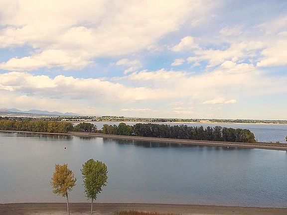  Golf & Lake Community