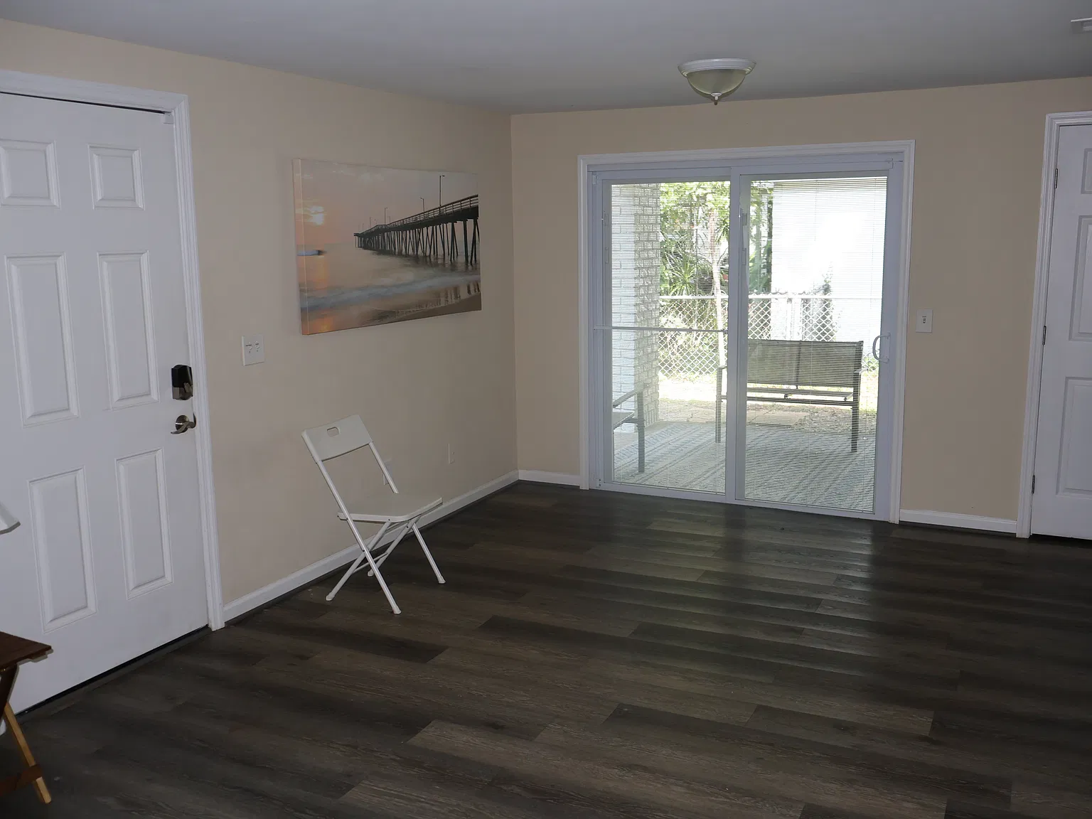 3 bed, 1.5 bath, 1100 sqft, $2,700 — Photo 4