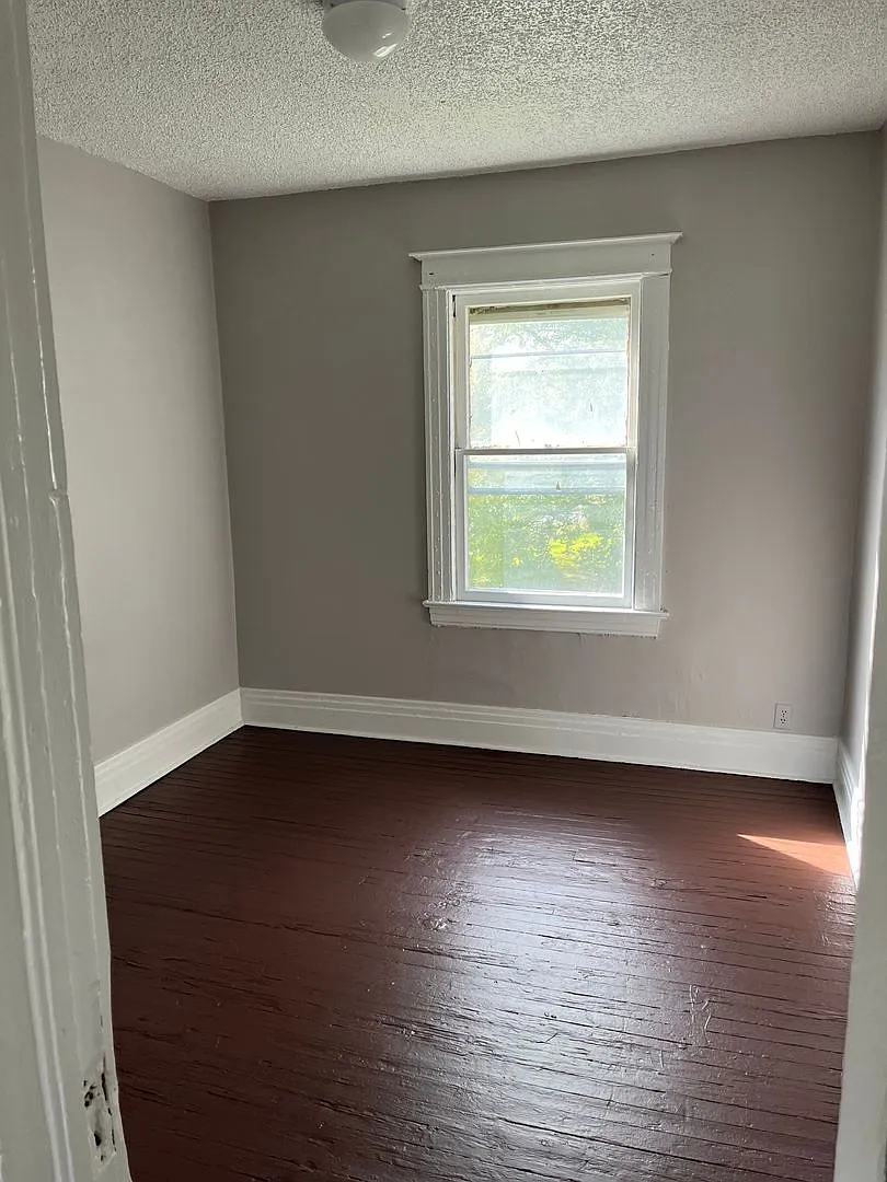32-34 Trust Street — Photo 4
