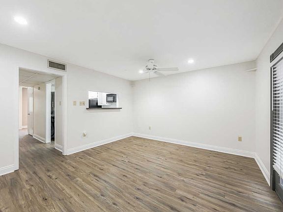 4th image of 1316 Dulles Dr APT F