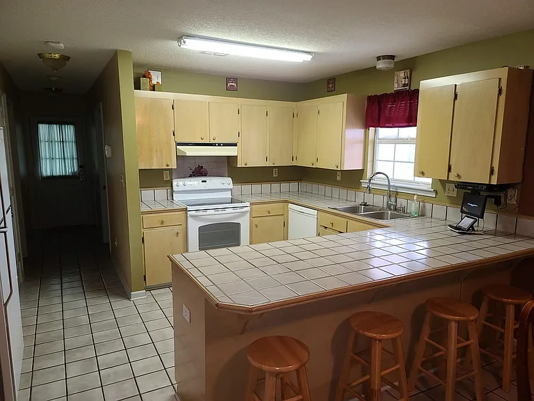 146 E Bayou Shr — Photo 39