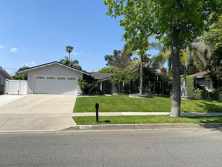 2219 E Altura Ave — Photo 1