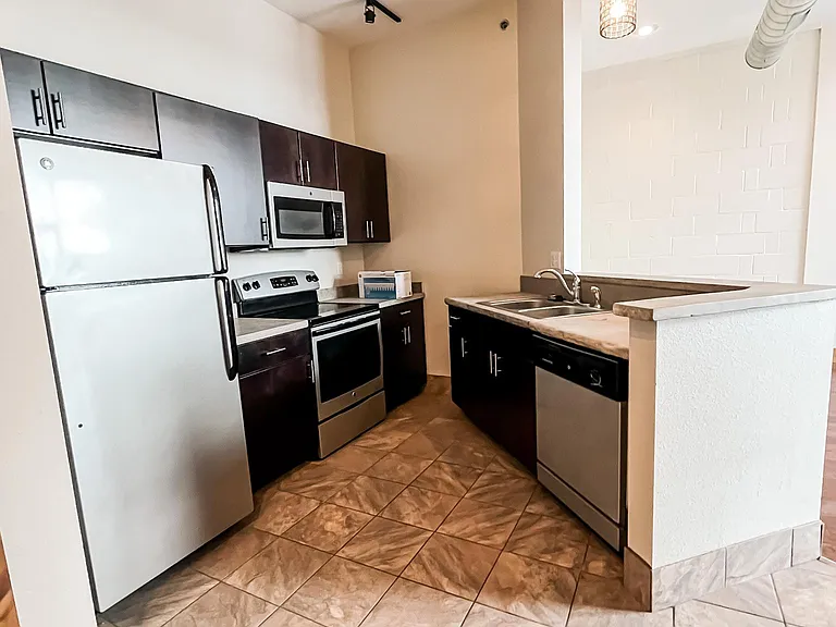305 S Campbell Ave #309 — Photo 7