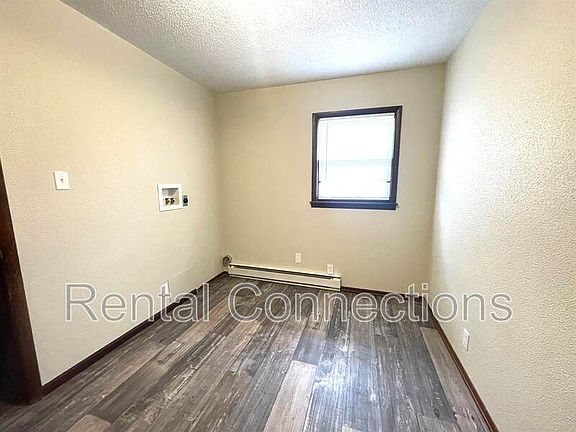 3rd image of 100 Parkview Ln APT 109-P2