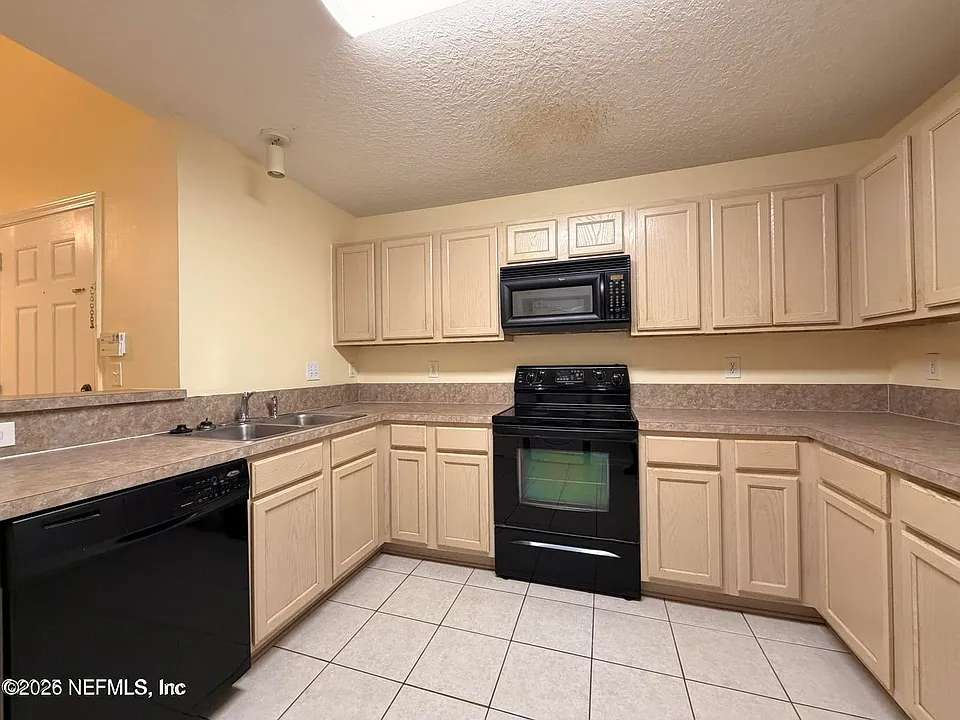 7920 Merrill Rd #810