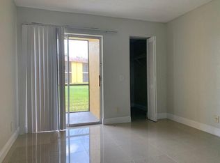 707 Meadows Cir, Boynton Beach, FL 33436