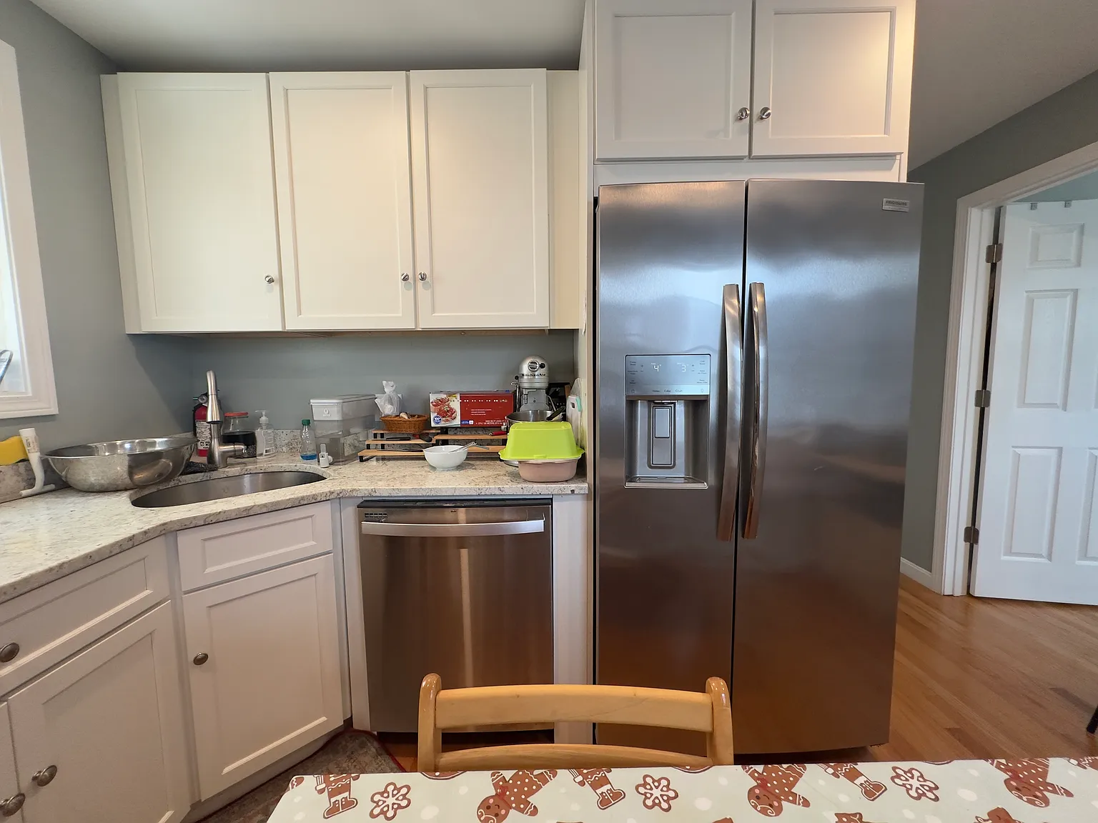 2 bed, 750 sqft, $2,700 — Photo 4