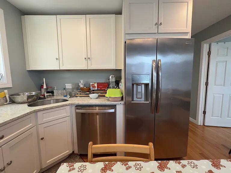 69 Holmes St #2 — Photo 4