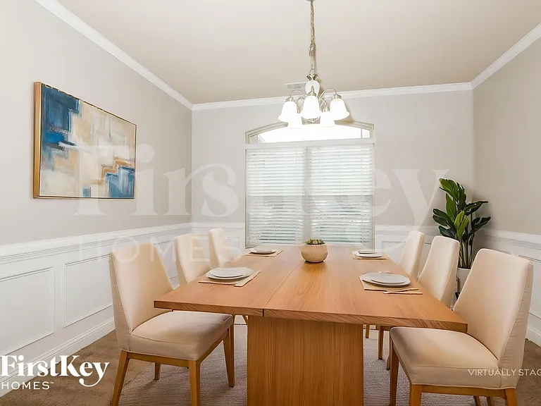 1000 Yorkshire Dr — Photo 5