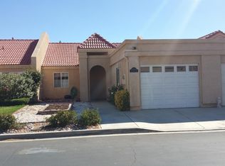 19083 Primrose Ln, Apple Valley, CA 92308