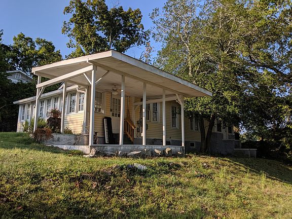 3rd image of 3314 Montview Dr