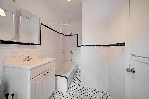 Rented by R New York | media 12