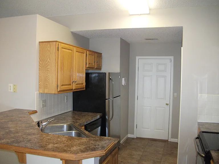 2901 Russel Ct — Photo 7