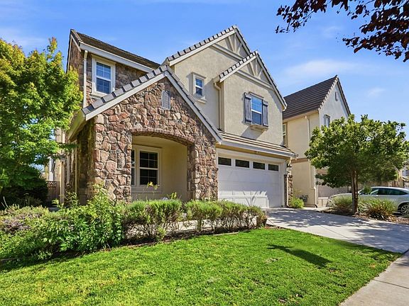 2nd image of 154 Sandpiper Way