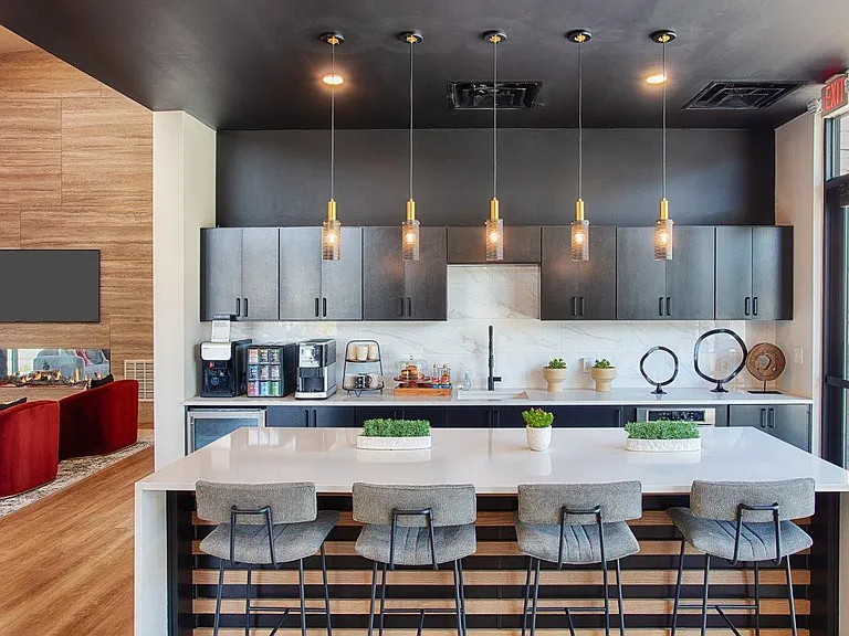 Ascend at Horizon Uptown — Photo 19