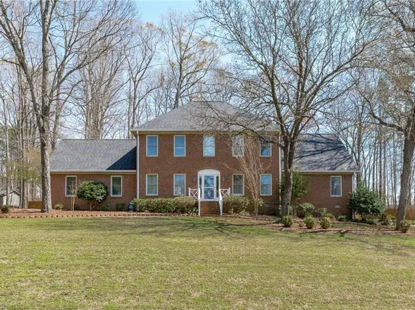 303 Holyoke Rd, Greensboro, NC 27406