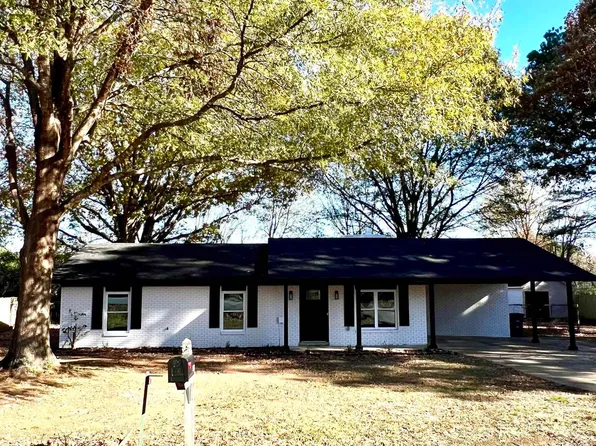 1408 Magee Dr, Searcy, AR 72143