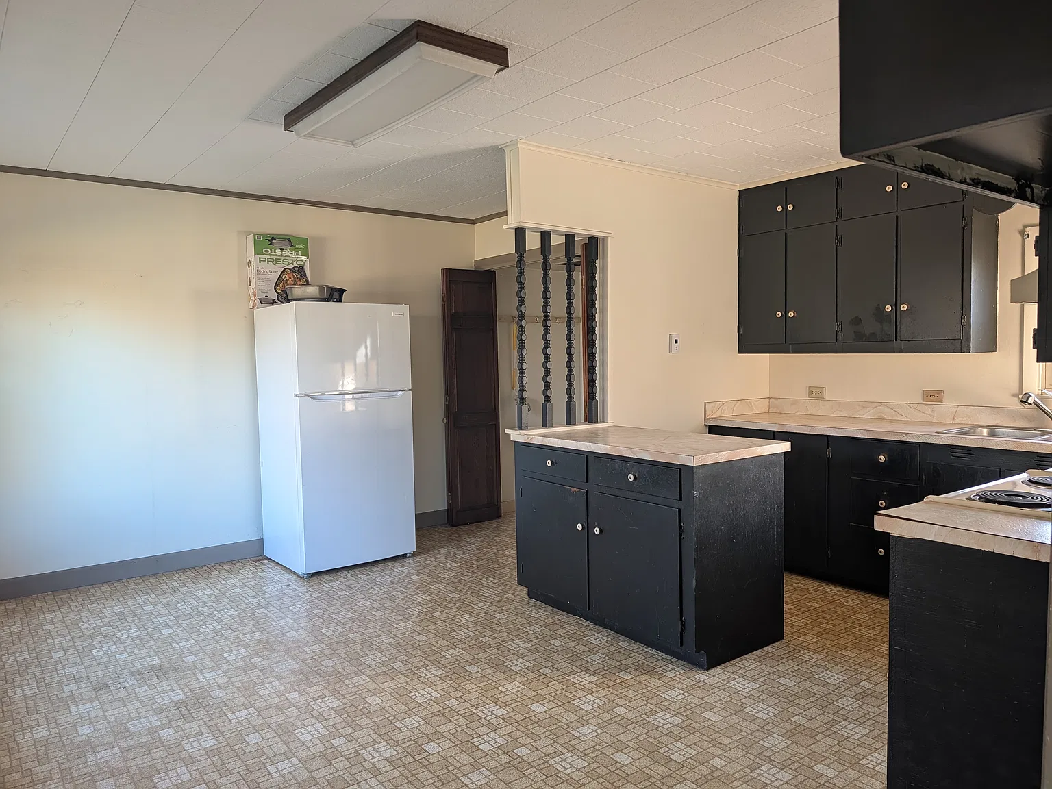 1 bed, 1050 sqft, $1,050 — Photo 2