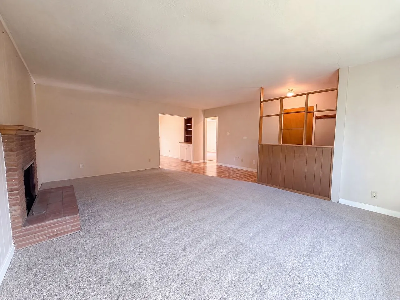 3 bed, 1268 sqft, $2,223 — Photo 3