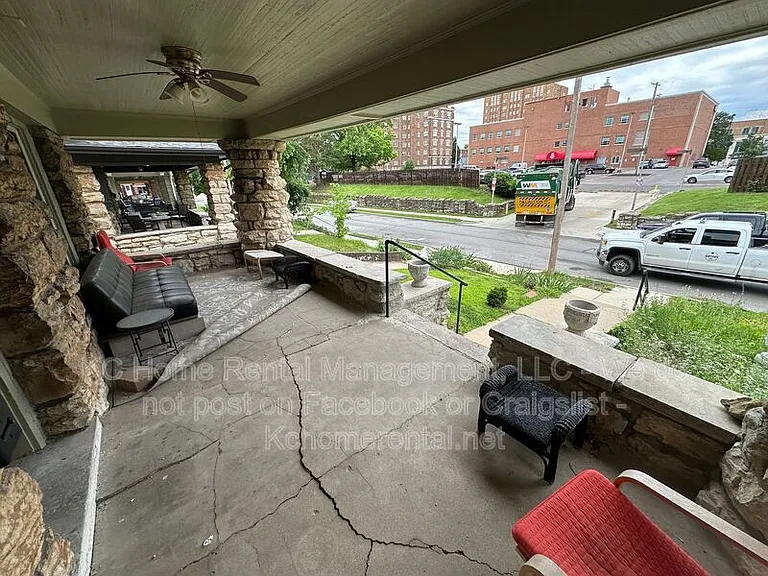 3633 Central St #2 — Photo 4