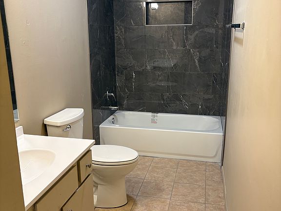 Guest - hall bath_11042025