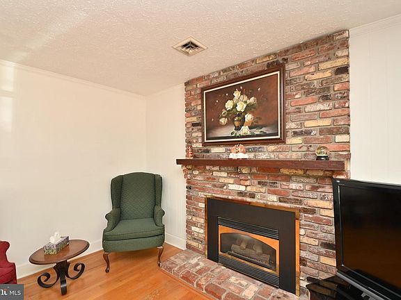 5th image of 6907 Mackson Dr