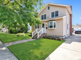 66 Robertson Rd, Lynbrook, NY 11563