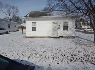 301 W Missouri St, Trenton, IL 62293