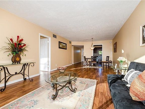 2nd image of 9800 N Hollybrook Lake Drive #309