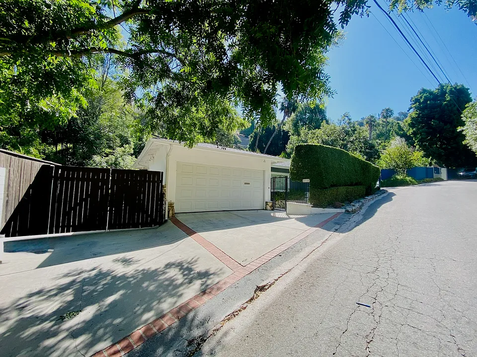 3720 Ventura Canyon Ave