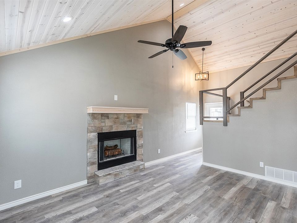 1st image of 708 W 1st St