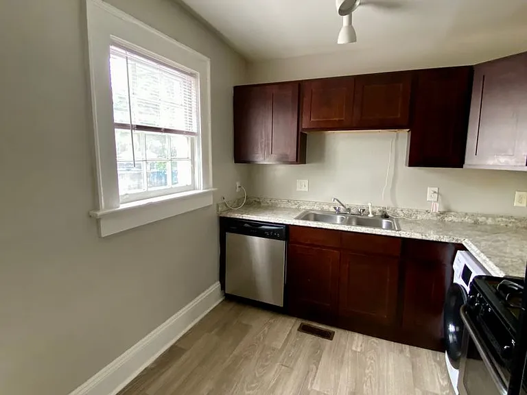 Spanish Oaks Apartment — Photo 11