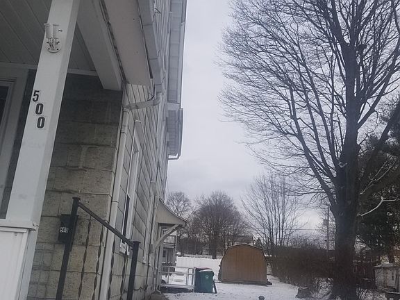 500 Mahoning Front Side Yard