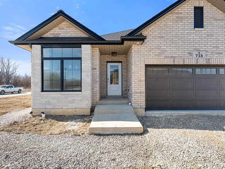 715 Elliot Point Rd #A — Photo 4
