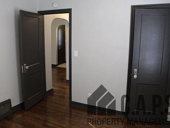 5th image of 1027 W 62nd Ave