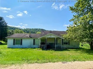 1175 Creston Rd, Cottageville, WV 25239