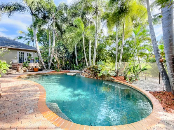 1030 SE Walters Terrace, Port St Lucie, FL 34983
