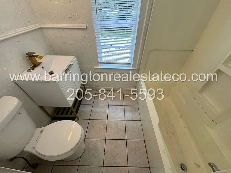226 Alabama St — Photo 8