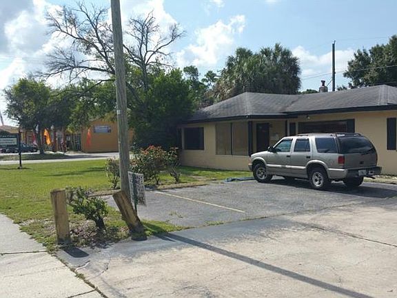 3rd image of 2702 W Tampa Bay Blvd