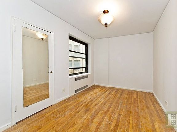 5th image of 155 W 71st St APT 6E