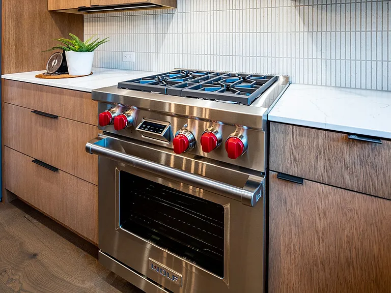 Park Central Townhomes - 4 Stories, 3 bedrooms, 31/2 bathrooms, 2 car garage and a rooftop deck w... — Photo 11