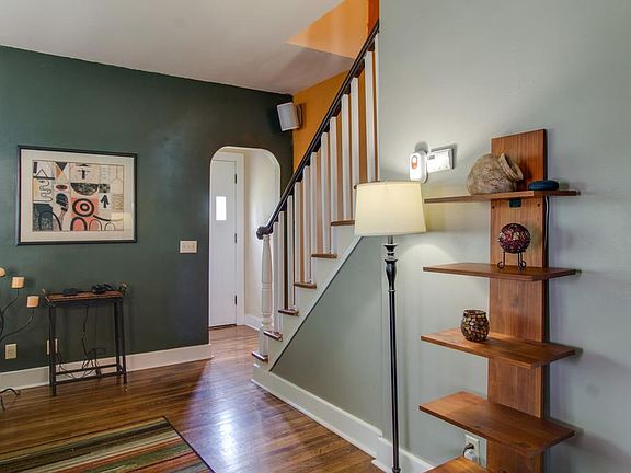 4th image of 810 S Brittain St
