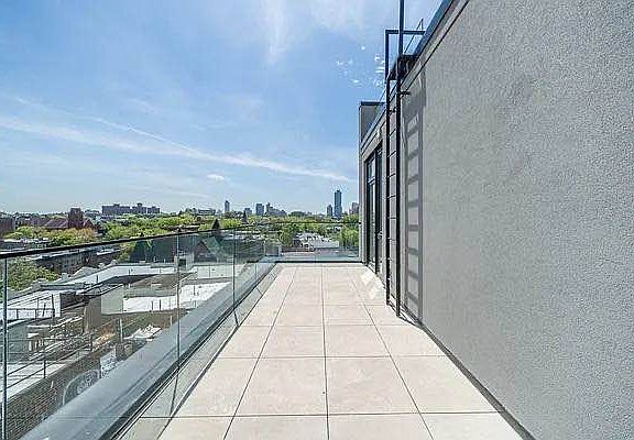 4th image of 151 Carlton Ave #8F