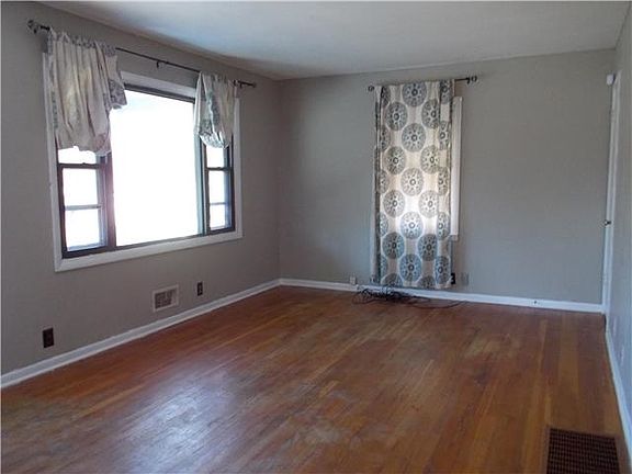 2nd image of 2925 N 78th Pl