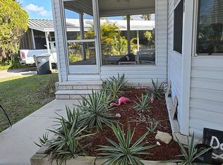 590 Sundrop Cir, Ruskin, FL 33570