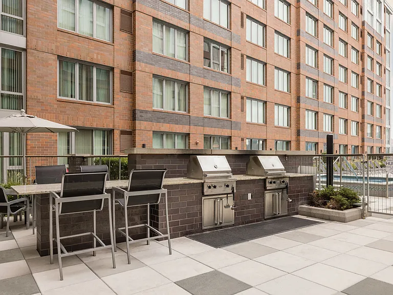 RiverTrace at Port Imperial — Photo 11