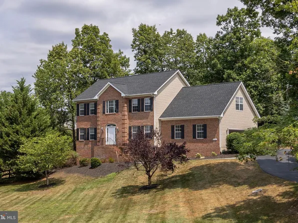 228 Mill Race Dr, Winchester, VA 22602