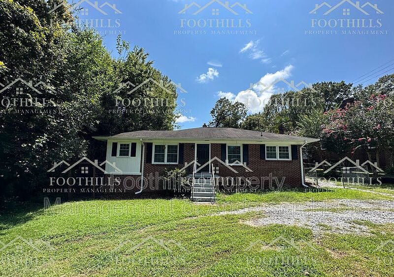 1st image of 407 Pine Hill Ct